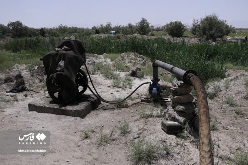چاه های غیر مجاز عامل خشکاندن تالاب بختگان 14