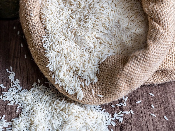 فروش برنج ایرانی در کیسه های خارجی صحت دارد؟دپوی یک میلیون تن برنج ایرانی در انبارها چی !