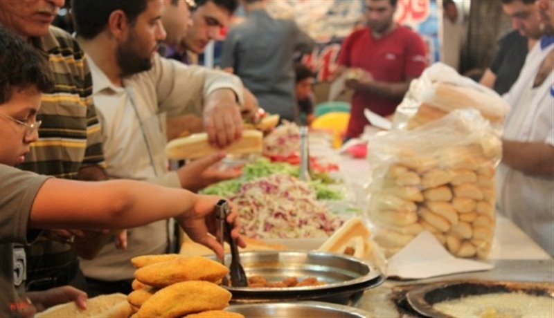 فلافل و سمبوسه خور شدن مردم در روزگار سیاه رستوران‌ها و فست فودی های شیراز