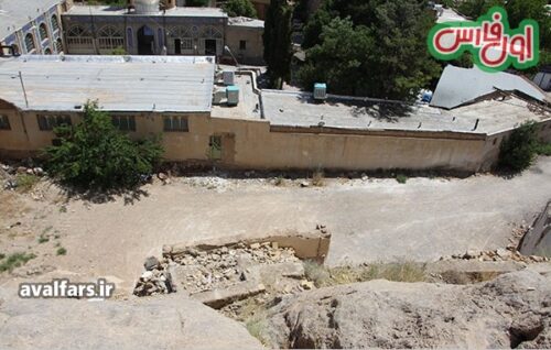 774177پشت کوه تل غلات و پشت مسجد جامع که سبب تخریب عرصه گوردخمه اقلید شده است