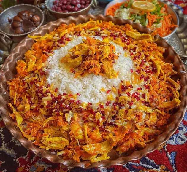 هویج پلو غذای مجلسی ایرانی که با مرغ یا گوشت معرکه می شود