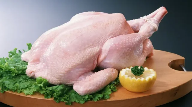 ۱۳ ترفند برای تشخیص مرغ سالم از فاسد که به شما نمی گویند