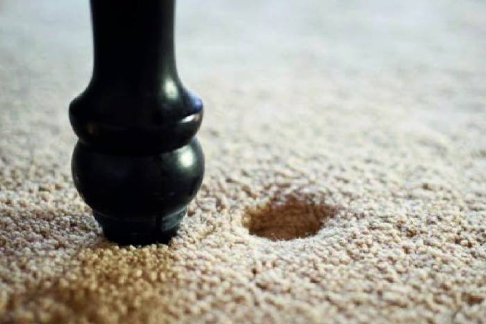 چند روش کاربردی و موثر برای از بین بردن رد پایه از روی فرش