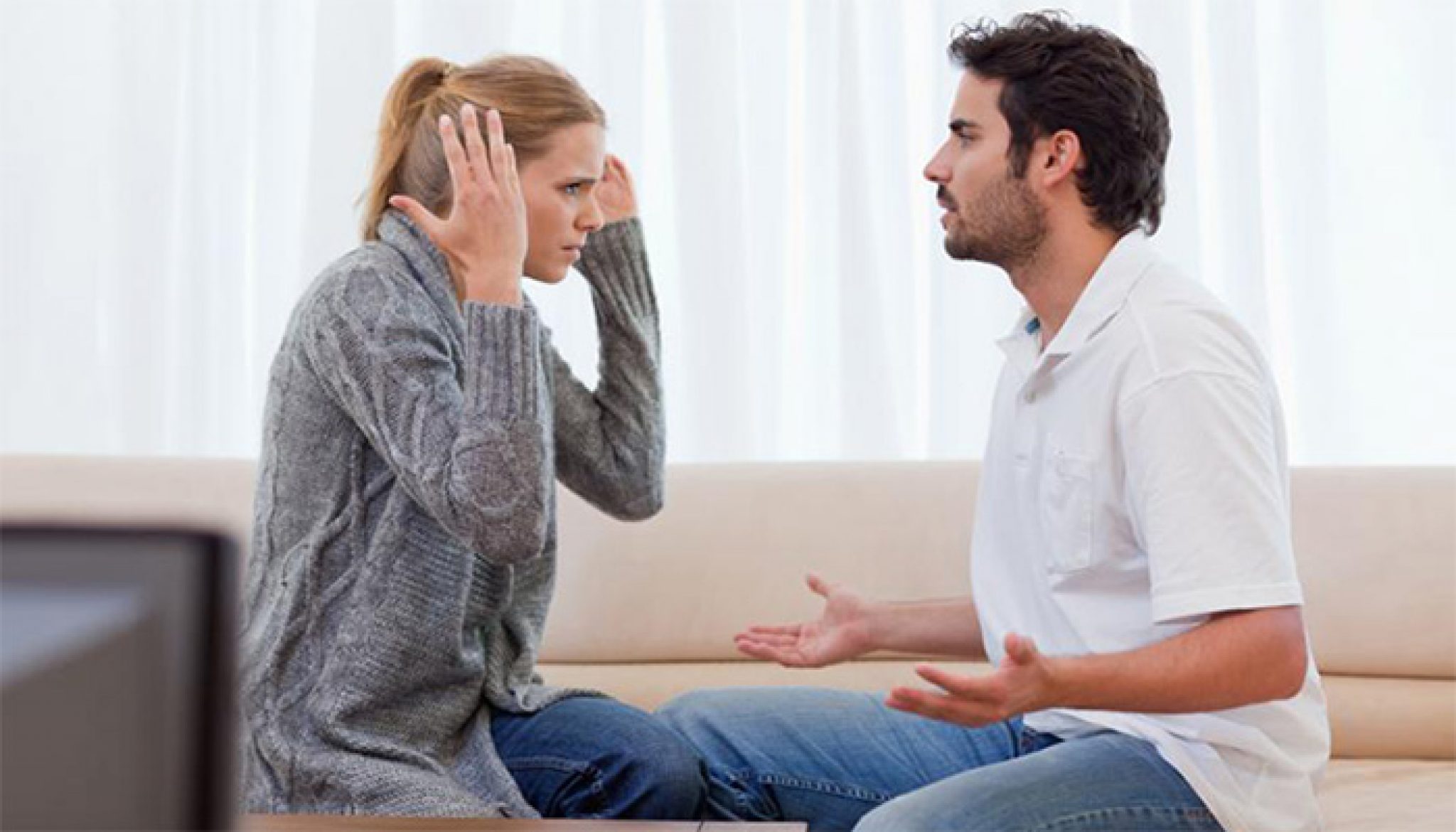 ۷ راهکار موثر در برخورد با همسر بد دهن