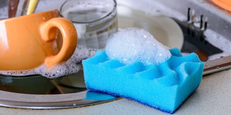 ۵ شیوه برای ضدعفونی کردن اسکاچ ظرفشویی که واجب است بدانید