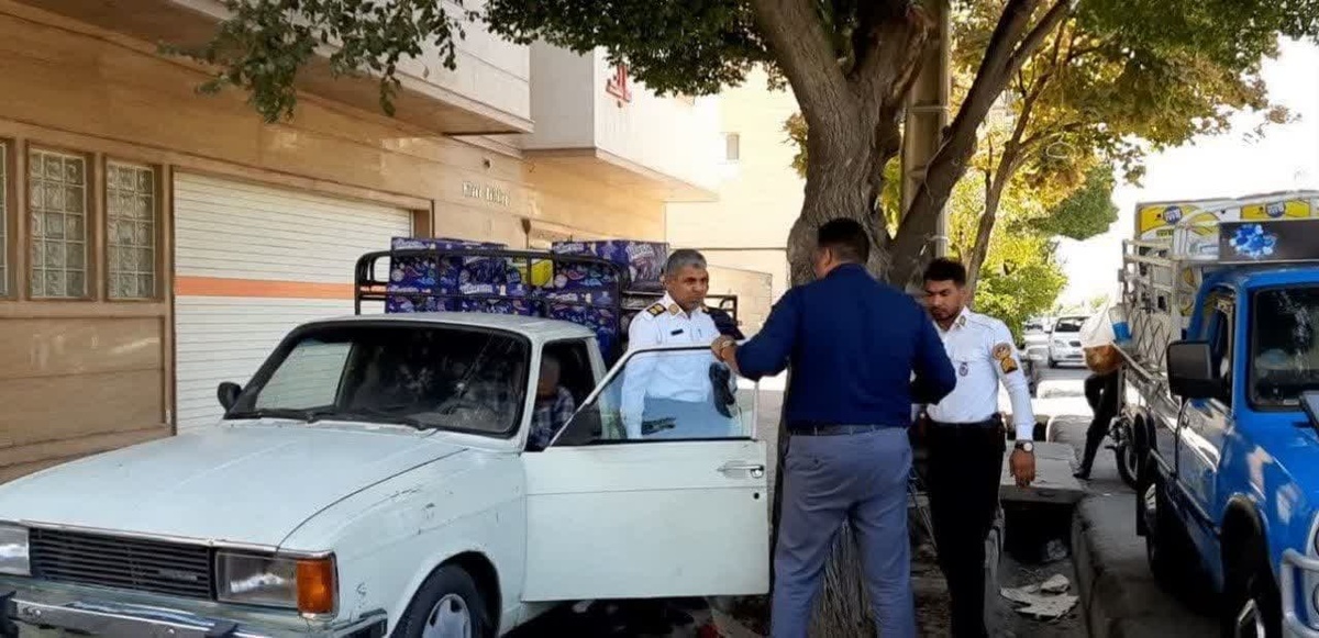 واکنش شهرداری به ایجاد سد معبر وانت‌بار فروشان در سطح شیراز