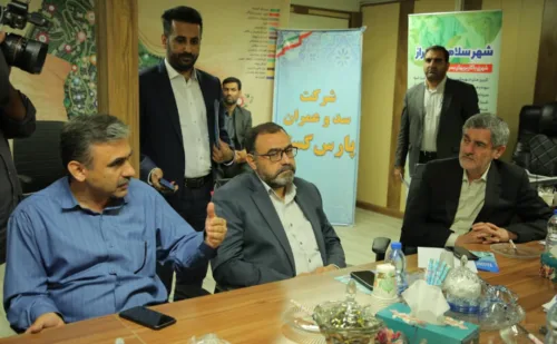 تقدیر استاندار فارس از منطقه ویژه اقتصادی شیراز در شهر بین‌المللی سلامت 