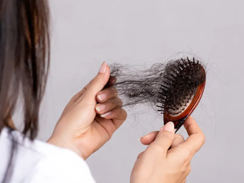 با رعایت این ۵ نکته از ریزش مو در دوران یائسگی جلوگیری کنید