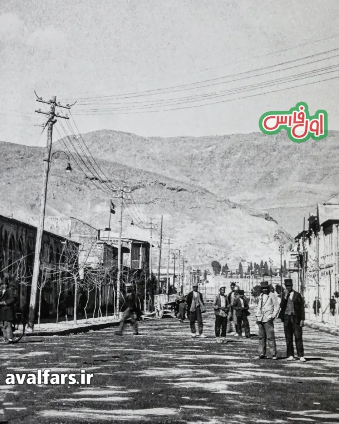 عکس متعلق به 1307 هجری شمسی یکی از خیابان های شیراز