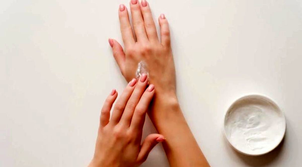 ۱۳روش کاملا موثر و طبیعی برای درمان خشکی دست