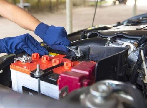 چگونه بفهمیم باتری ماشین شارژ دارد؟ بهترین زمان برای تعویض باتری خودرو
