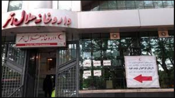 ببینید|گرفتاری بیماران خاص برای گرفتن دارو در شیراز که معمولا گیرشان نمیاد
