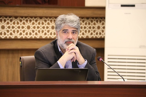چرا سوال از شهردار شیراز به جلسه خصوصی موکول شد ؟ مردم نامحرم اند؟