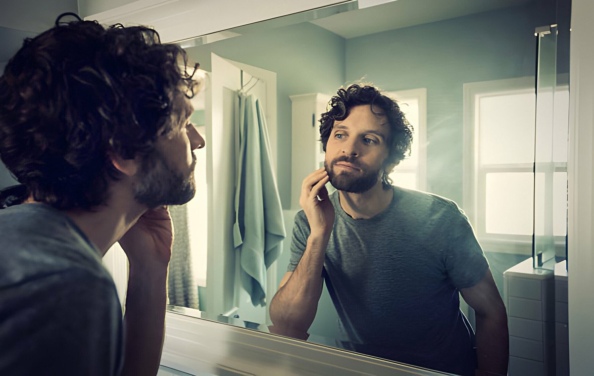 ۸ روش موثر برای داشتن ریش و سبیل پرپشت /دلایل کم‌پشت بودن موی صورت مردان چیست؟