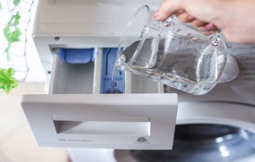فایده ریختن سرکه سفید در ماشین لباسشویی 4