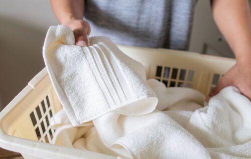 فایده ریختن سرکه سفید در ماشین لباسشویی 6