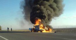انفجار نیسان آبی در حادثه رانندگی جاده داراب-بندرعباس / راننده اش جان باخت