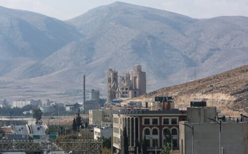 با وعده 2 ساله برای جابجایی کارخانه سیمان،منطقه ۴ شیراز گردشگری می شود ؟
