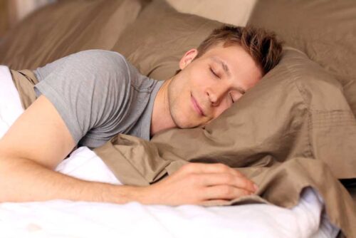 عاداتی که افراد موفق قبل خواب انجام می دهند