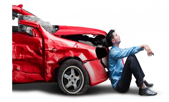 بیمه‌ چگونه خسارت تصادف راننده ای که گواهینامه اش تاریخ ندارد را می دهد؟