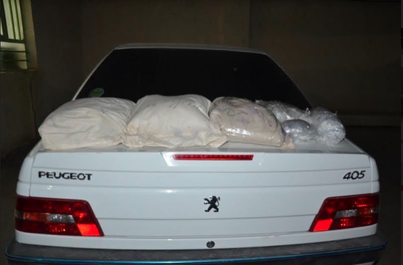 ناکامی راننده پژو سفید برای انتقال ۲۶۵ کیلو تریاک شیراز