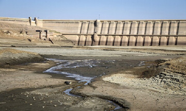 ذخیره آب ۱۸ سد مهم کشور در حال ته کشیدن / سد رودبال ( استهبان -داراب ) و لار خُشک خُشک