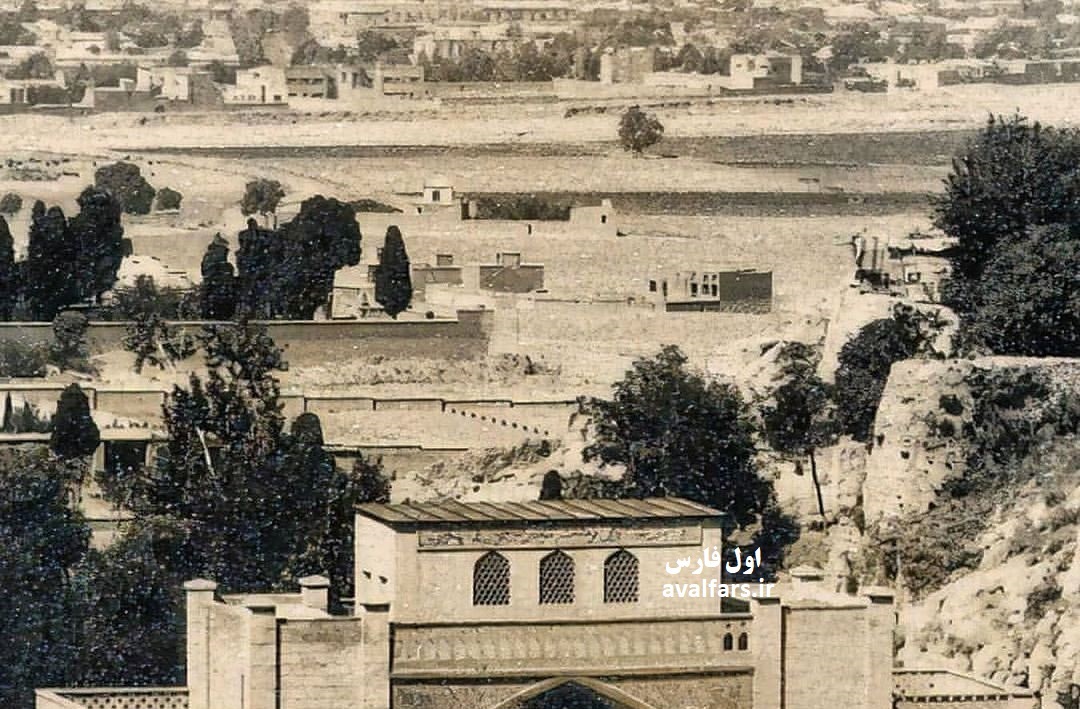 عکس دیده نشده از دروازه قرآن و شیراز در سال ١٣٣٨