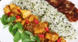 طرز تهیه گشنیز پلو با مرغ ، خوشمزه‌ترین غذای ایرانی که امروز بپزیذ