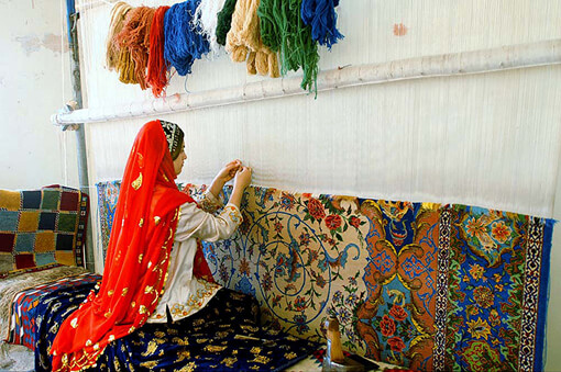 فرش دستباف ایرانی را باید به نام بنگلادش صادر کنیم/بافت فرش اصلا صرفه اقتصادی ندارد
