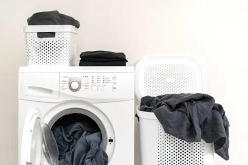 شستن لباس مشکی و جلوگیری از بور شدن آن