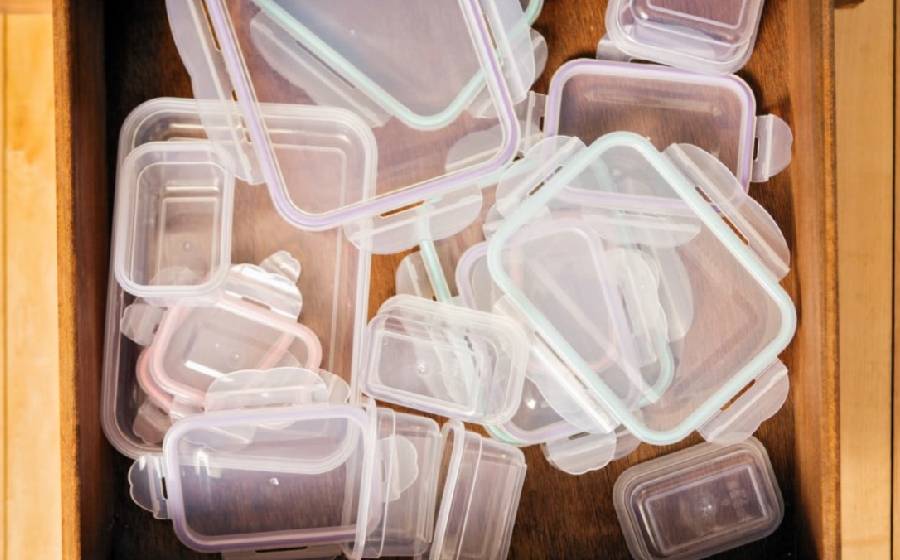 ۵ روش ساده و خانگی برای سفید کردن ظروف پلاستیکی زرد شده