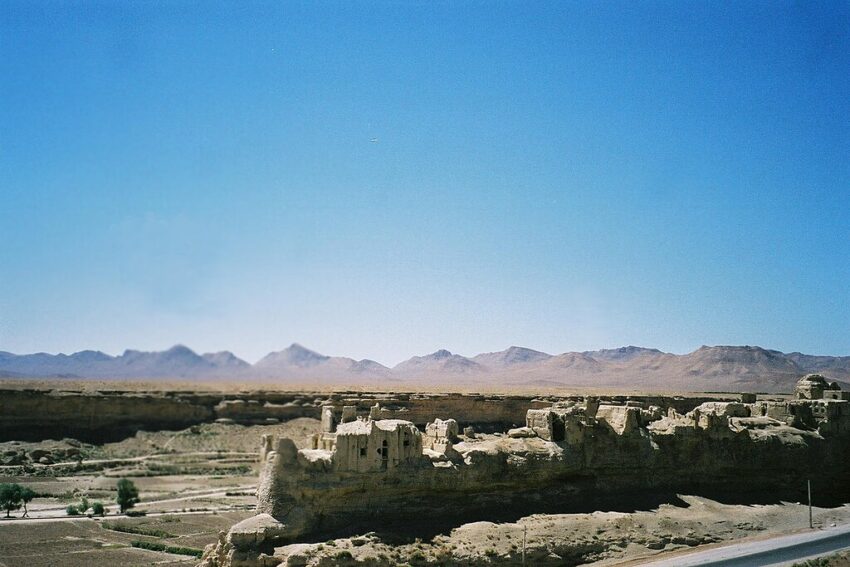 Izadkhast ruines sassanides