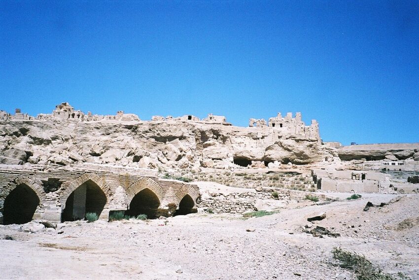 Izadkhast ruines sassanides4