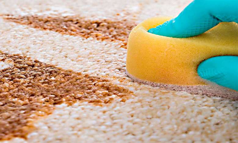 با این ۴ ترفند کاربردی لکه آبمیوه را فوری از روی فرش پاک کنید