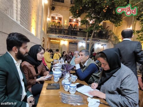 عکس های یادگاری مردم در هتل سنتی راد شیراز 21