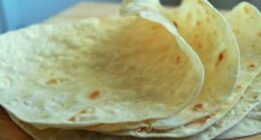 روش ساده پخت نان لواش در ماهیتابه(+ویدئو)