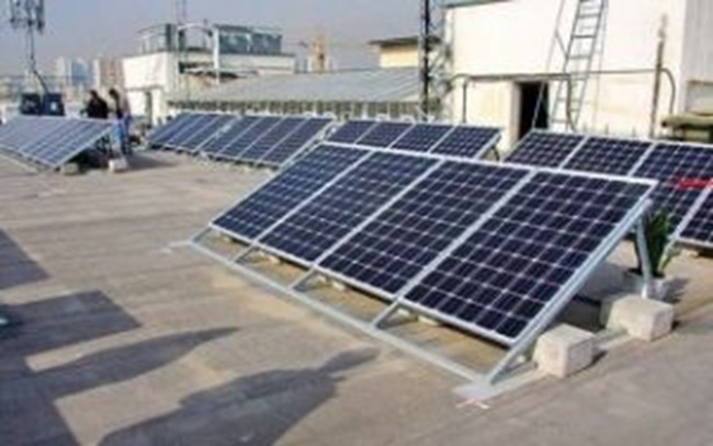 مشتری سمج کار دست شرکت عرضه کننده پنل خورشیدی در شیراز داد