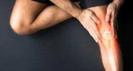 ۱۳ راه طبیعی و موثر برای درمان زانو درد