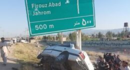 برخورد مرگبار یک خودرو با تابلو راهنمایی  در محور شیراز-فسا+عکس