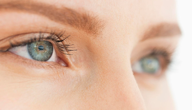چگونه می توان خشکی پوست اطراف چشم را درمان کرد؟ + علت و پیشگیری از آن