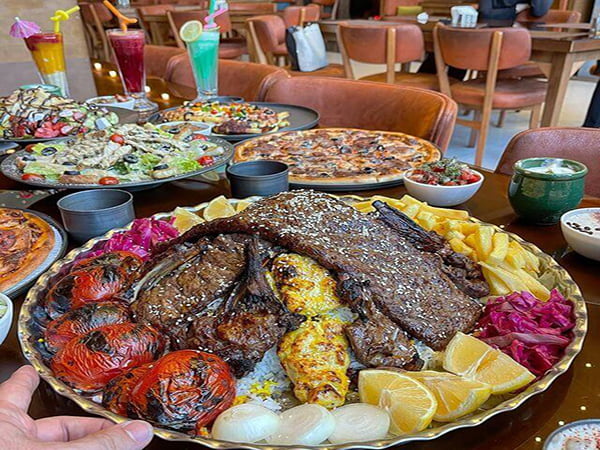 تَق چند رستوران معروف شیراز در آمد (+فیلم)