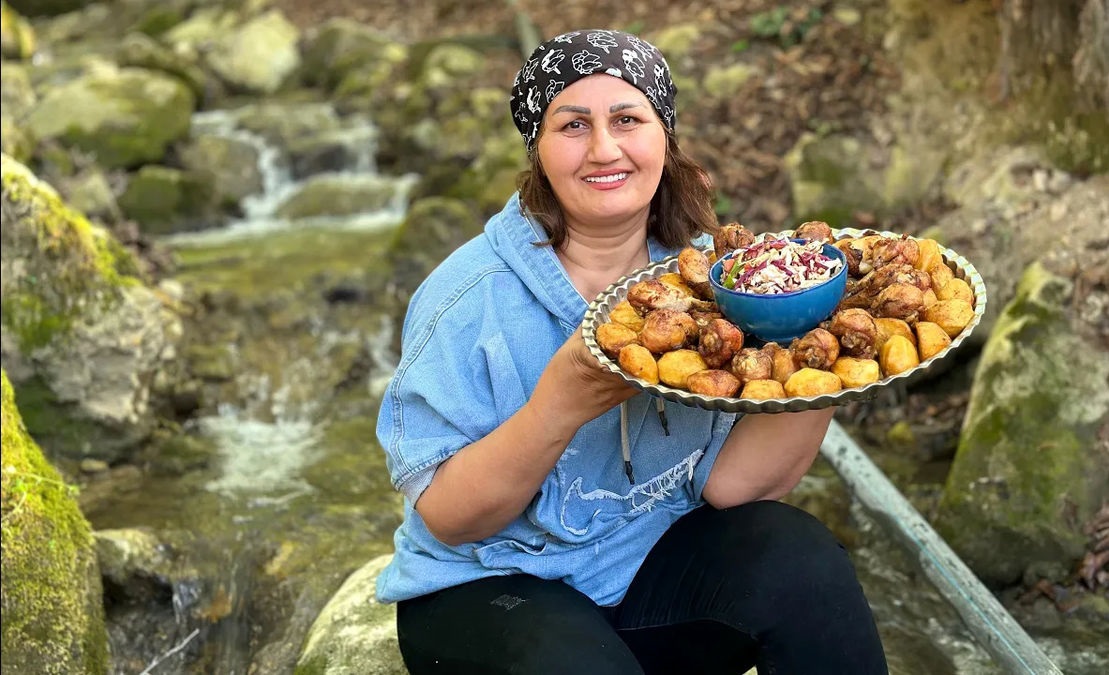 ویدئو | طرز تهیه یک غذای خوشمزه با مرغ و سیب زمینی توسط زن ترکیه ای