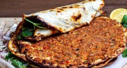 طرز تهیه لاهماجون خوشمزه ترین کباب‌ ترکی که در منزل درست کنید