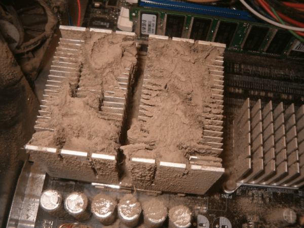راهنمای کامل گردگیری و پاک کردن گرد و غبار کیس کامپیوتر