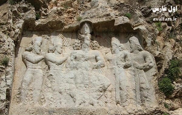 یورش افراد نابخرد به سنگ نگاره بهرام دوم ساسانی در نورآباد ممسنی+(+نگاره)