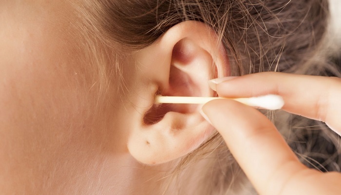 ۶ راهکار ساده و موثر برای تمیز نگه داشتن گوش ها