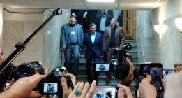 عبدالناصر همتی برای انتخابات ریاست جمهوری ثبت‌نام کرد/واکنش همتی به یک سوال