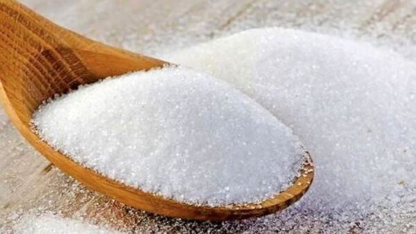 قیمت مصوب هرکیلو شکر فله ۴۲ هزار و ۵۰۰ تومان و شکر بسته بندی یک کیلویی ۴۹ هزار و ۵۰۰ تومان است،