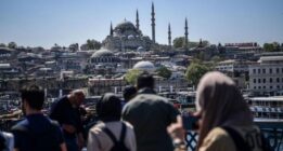 جهش ۶۰ درصدی سفر ایرانیان به ترکیه/ایرانی ها در صدر فهرست گردشگران خارجی ترکیه