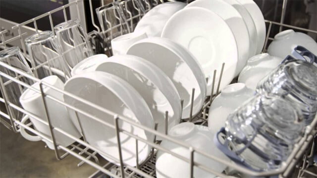 علت سفیدک زدن ظروف در ماشین ظرفشویی